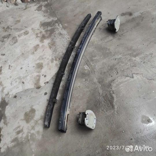 Усилитель заднего бампера Ниссан жук