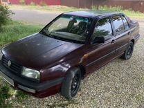 Volkswagen Vento 1.8 MT, 1992, 180 000 км, с пробегом, цена 90 000 руб.