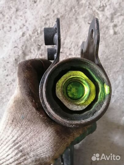 Рычаг передний левый Mazda 3 BK Европа оригинал