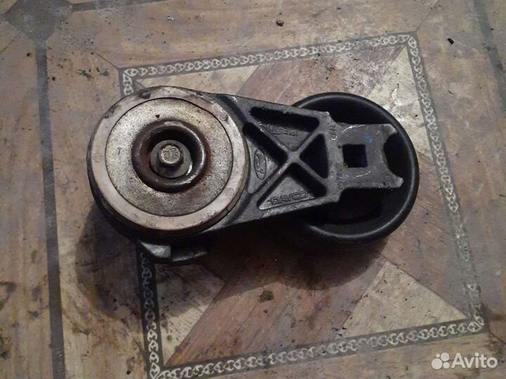 Натяжитель ремня Mazda MPV 3.0 i