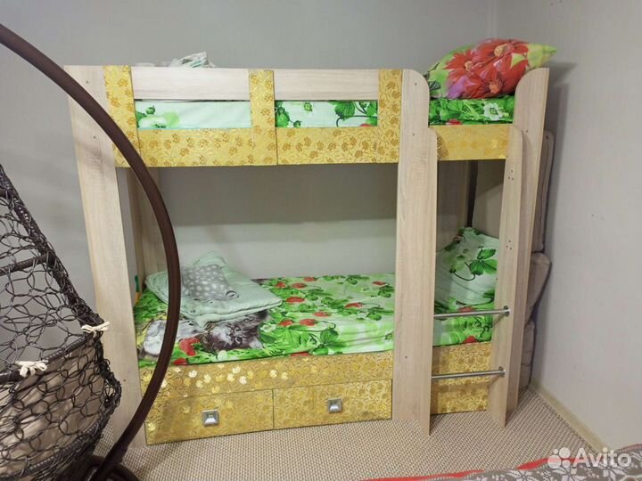 Двухъярусная кровать