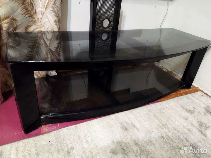 Стеклянная тумба под тв