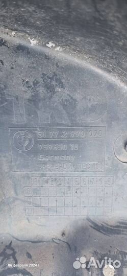 Подкрылок передний правый Bmw X1 E84 N46B20BD 2011