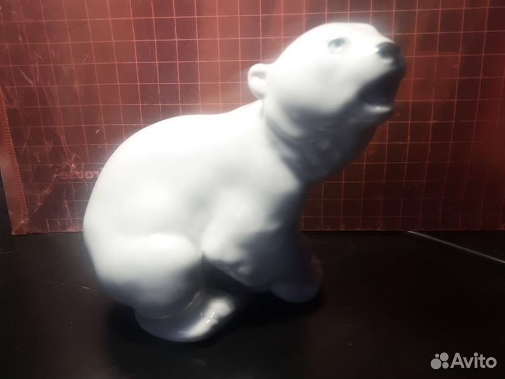 Статуэтка медведь