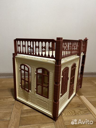 Домик с мебелью доя кукол