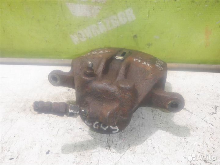 Суппорт передний правый Вольво 940