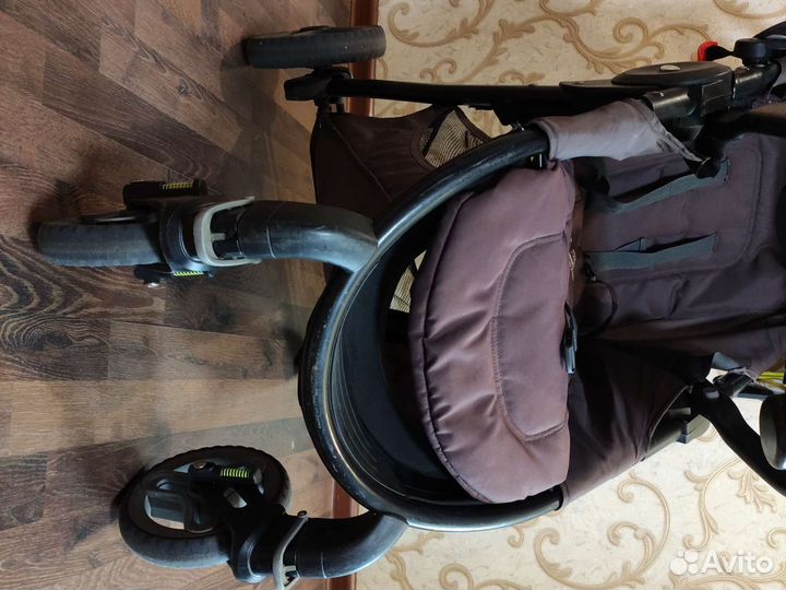 Коляска прогулочная Graco