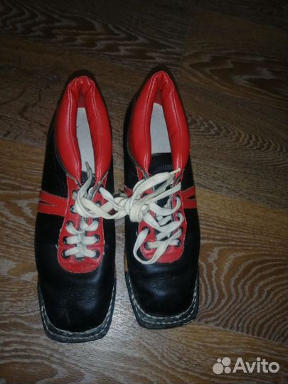 Лыжные ботинки