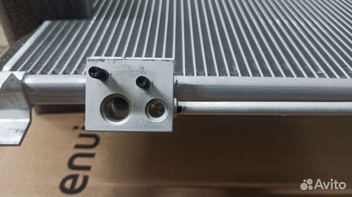 Радиатор кондиционера Солярис. Новый. Оригинал