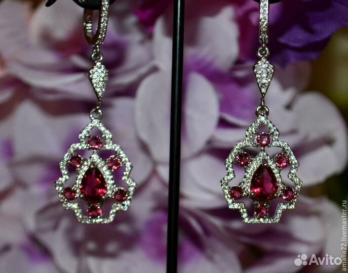 Серебряные серьги с гранатом