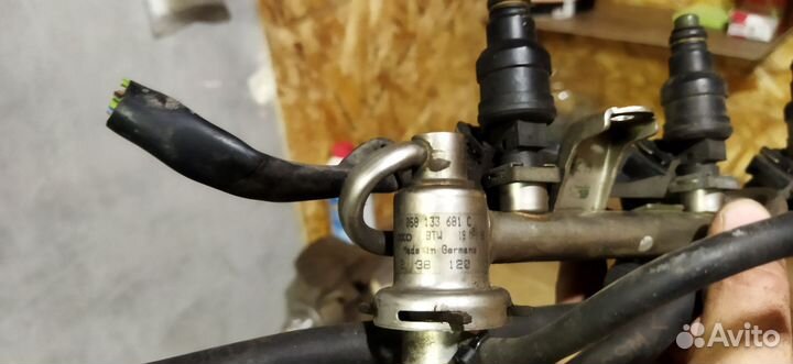 Топливная рампа 1.8 AEB