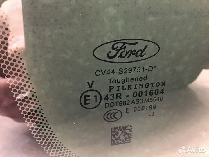 Стекло кузовное глухое левое Ford Kuga 2012