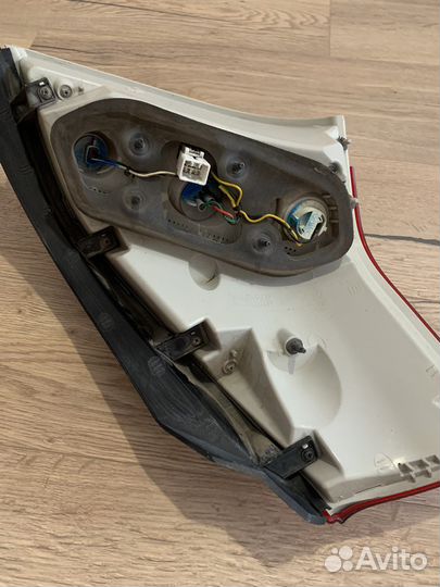 На Kia pro seed Задний правый наружный фонарь