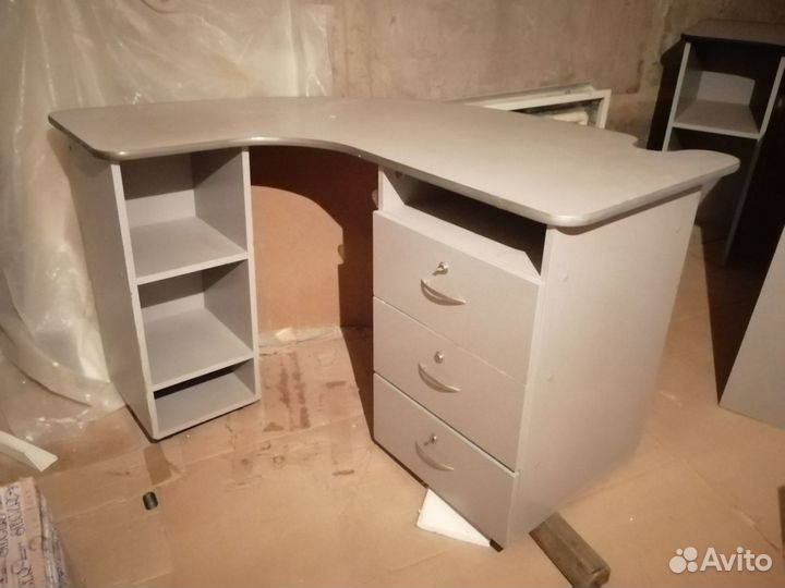 Стол