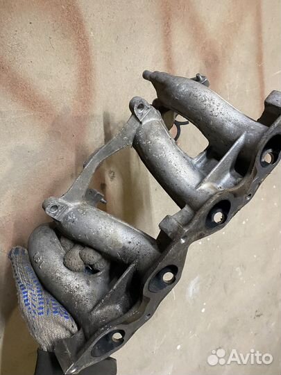 Нижняя часть впускного коллектора bmw e36 m40b16