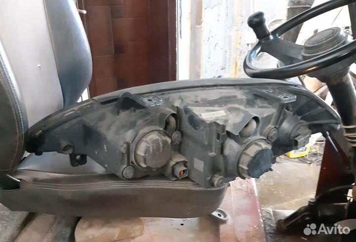 Фара передняя правая kyron 8310209100