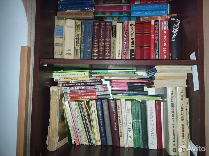 Много книг, разные жанры