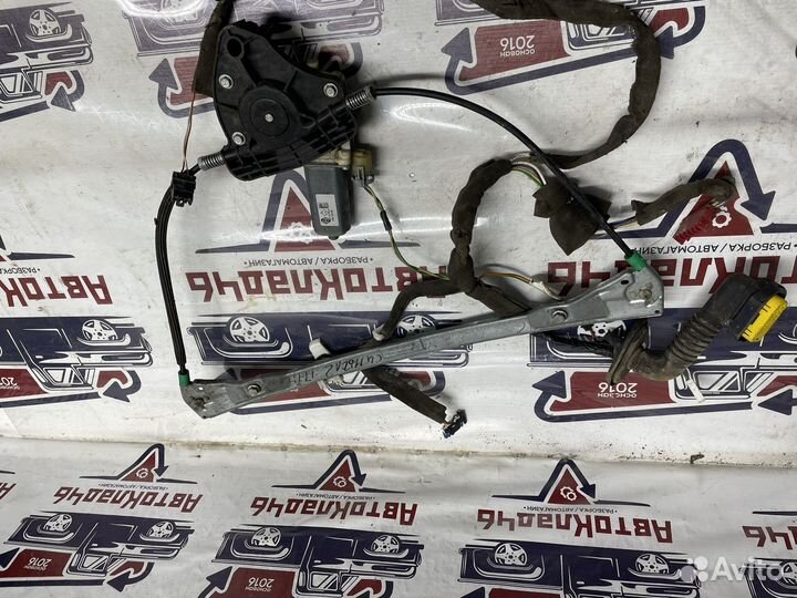 Стеклоподьемник передний правый Рено Симбол 2010