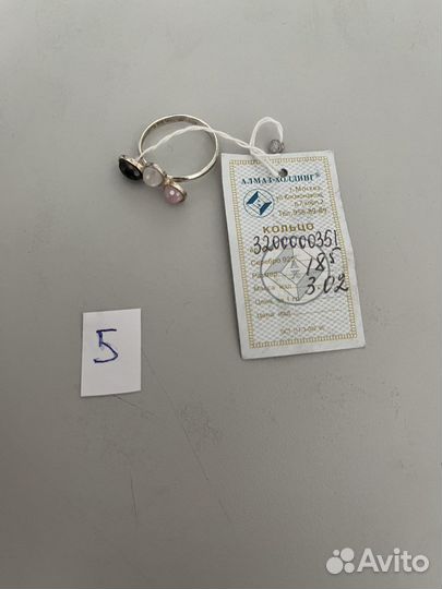 Кольцо серебряное с фианитом