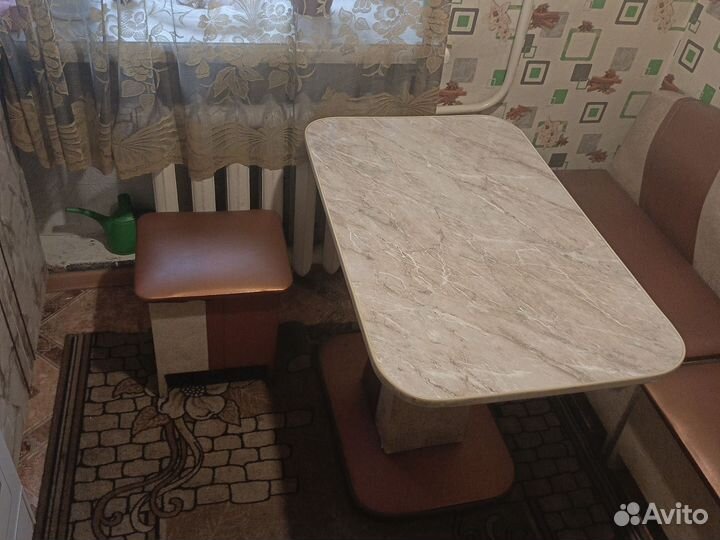 Кухонный стол и стулья бу
