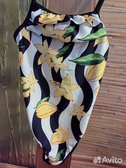 Купальник закрытый на девочку Баттон Блю. 110-116