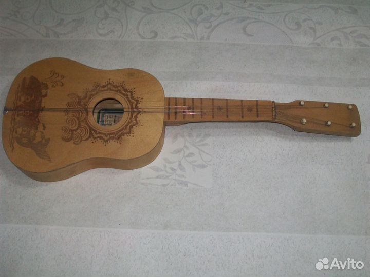 Гитара игрушка