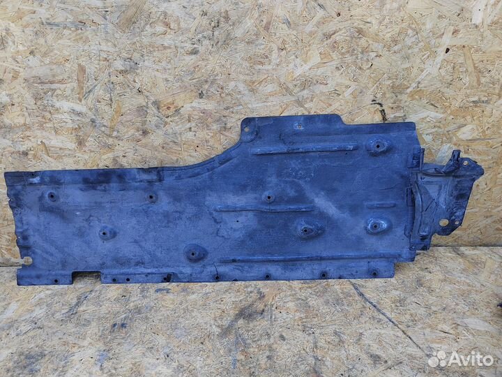 Защита кузова левая BMW E90