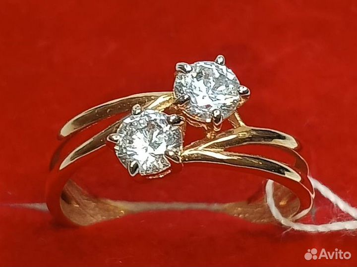 Новое золотое кольцо 585 пробы Поцелуйчик