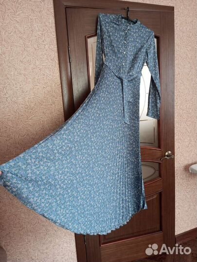 Платье шелковое в пол