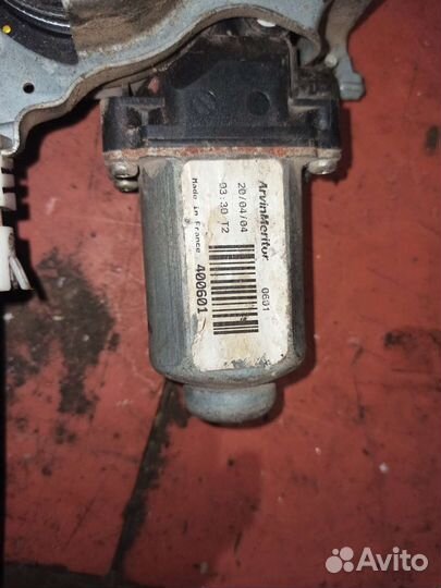 Стеклоподъемник двери передней левой Nissan Almera