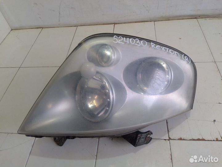 Фара правая (SsangYong Rexton)