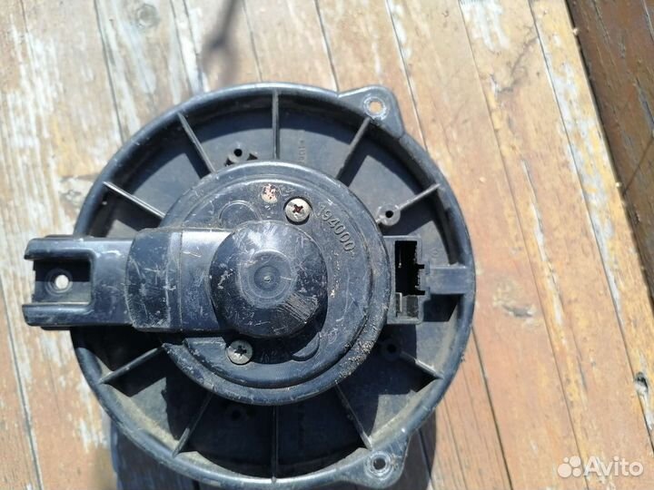 Моторчик печки тойота литайс