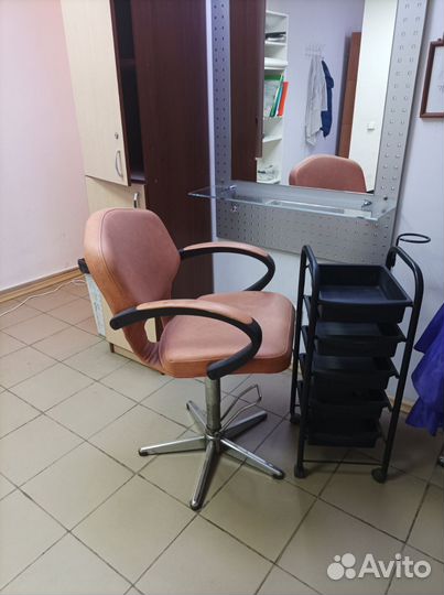 Парикмахерское кресло бу