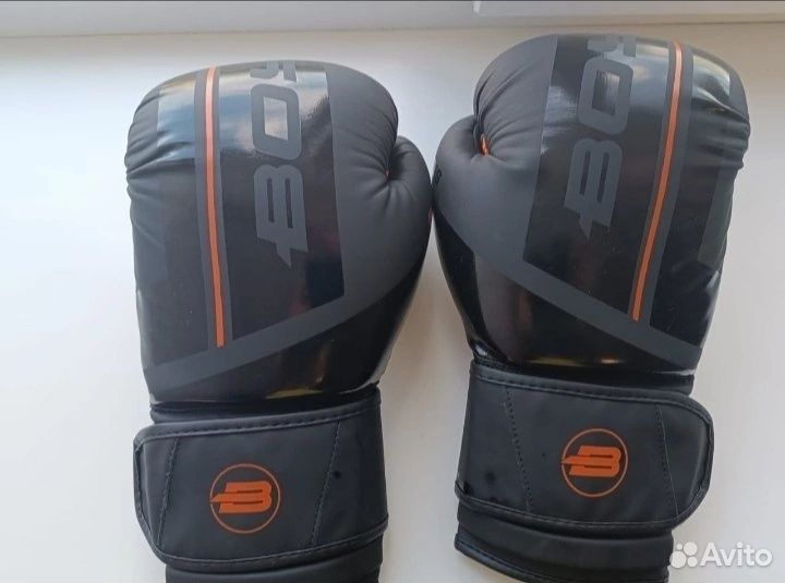 Боксерские перчатки 10 oz BoyBo