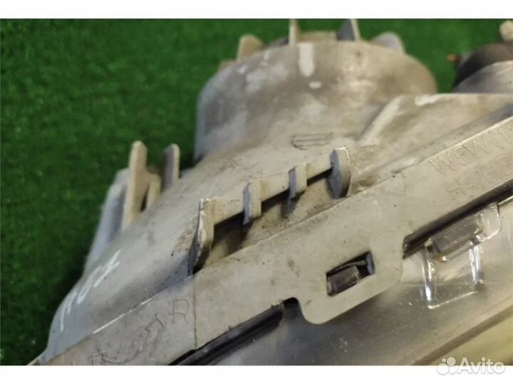 Фара левая Hyundai Santa Fe 2004