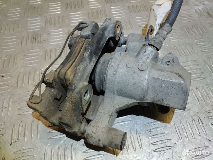 Суппорт задний правый Mazda 3 BK