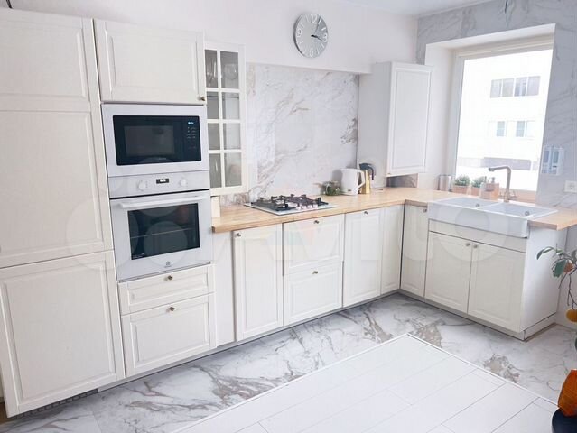 3-к. квартира, 98,4 м², 1/3 эт.