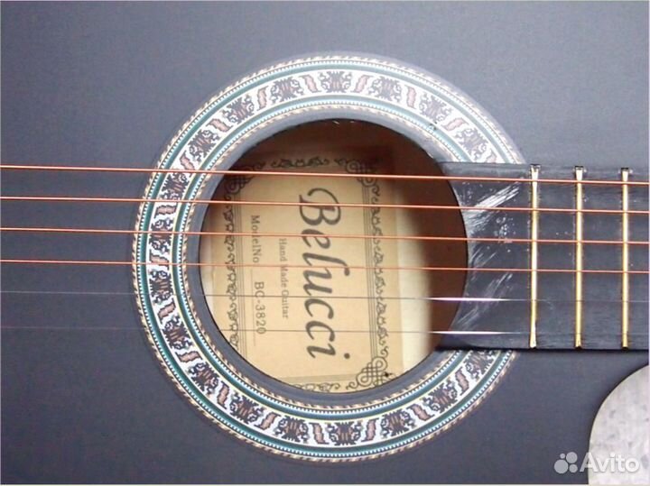 Акустическая гитара