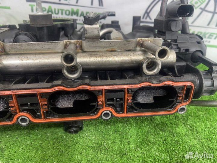 Впускной коллектор Audi A4 B8 caeb 2011