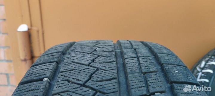 Triangle PL02 245/45 R18