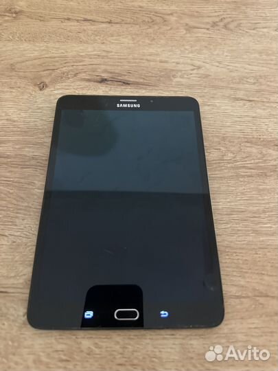 Samsung galaxy tab S2 SM-T715Y