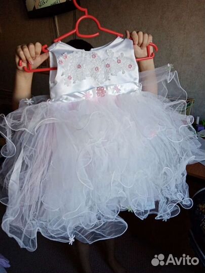 Платье со снежинками