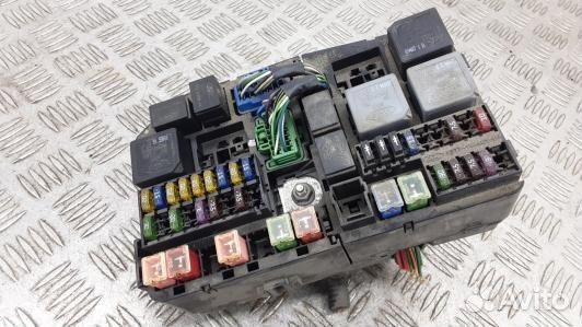 Блок предохранителей ford mondeo 3 (9SE18M101)