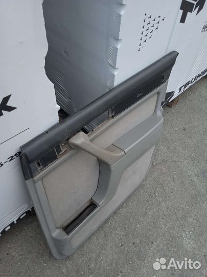 Дверная карта задняя правая bmw 7 E32 бмв е32