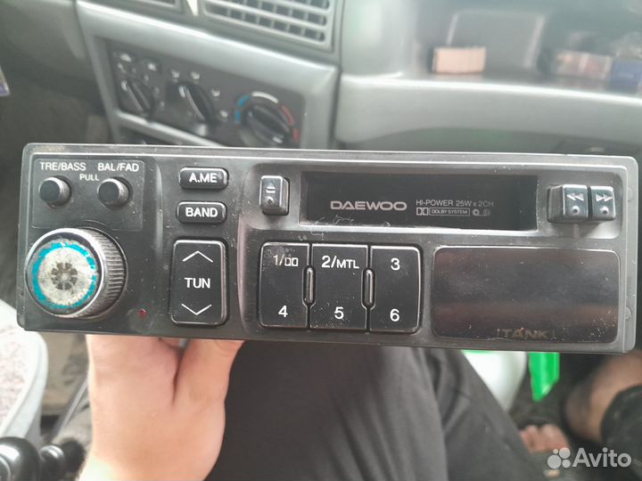 Кассетный магнитофон