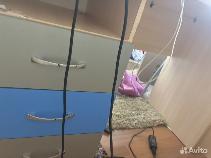 Кровать детская и стол