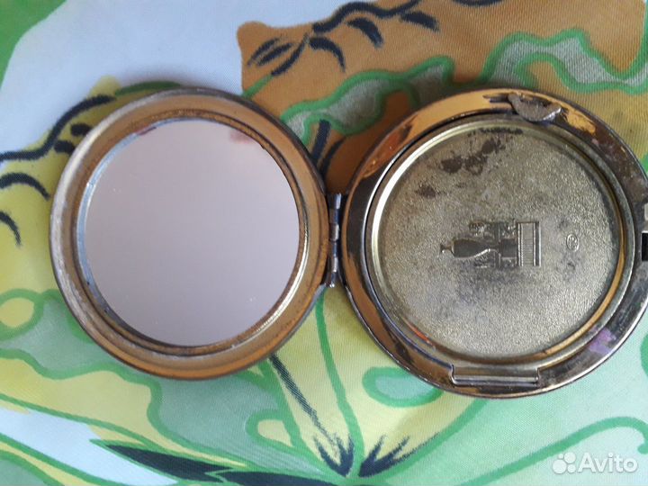 Пудренница винтаж Ленинград