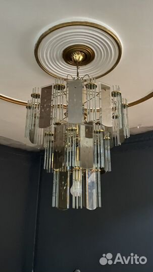 Стеклянная люстра