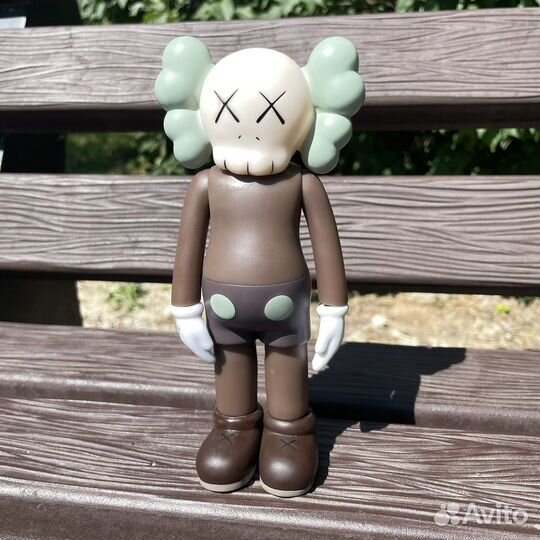 Коллекционная фигурка Kaws