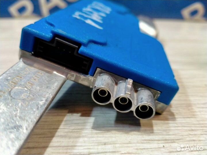 Усилитель антенны задний правый Mercedes-Benz